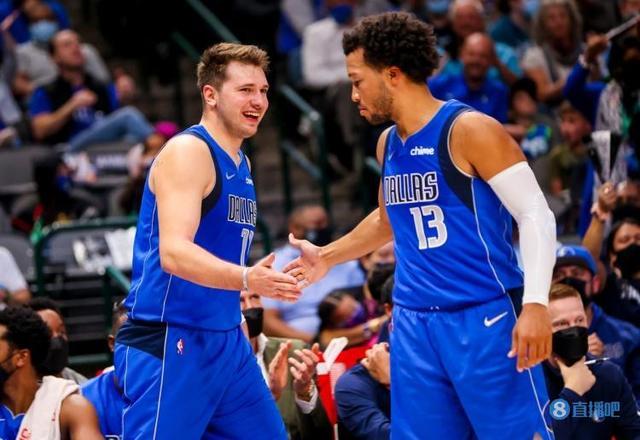 深圳队持球 深圳队持球